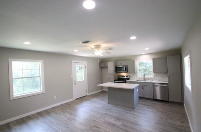 Building Photo - 179 Private Rd 6304