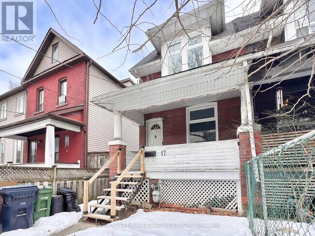 Photo du bâtiment - 17 Winnifred Ave