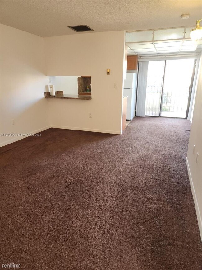 Foto del edificio - 3 br, 2 bath House - 777 SW 9th Ave Apt 301