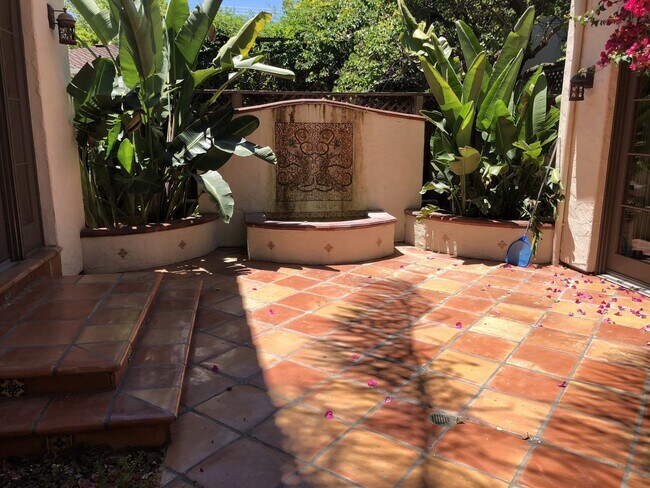 Foto del edificio - LUXURY LIVING IN  WILLOW GLEN - OVER 3400 ...