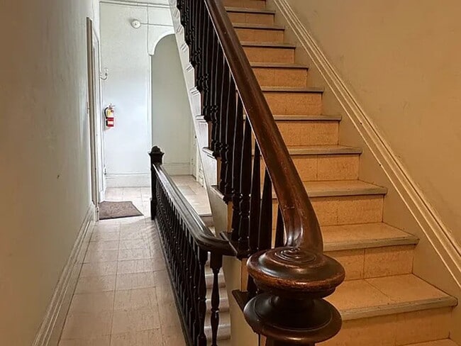Building Photo - Pacific Heights Studio for Rent!