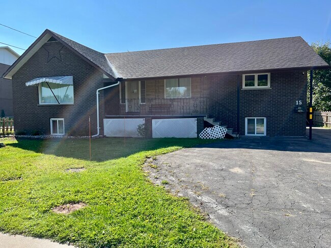 Photo du bâtiment - 15 Oryme Av