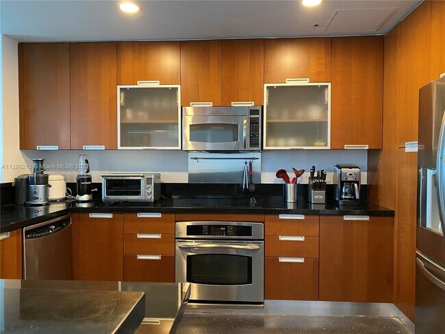 Foto del edificio - 7901 Hispanola Ave