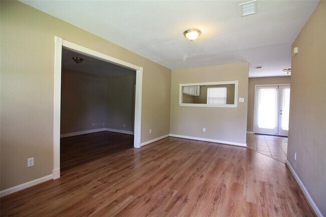 Building Photo - 3907 Botany Ln