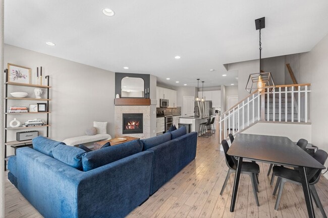 Building Photo - Modern Comfort Meets Mountain Convenience in This Littleton Home!!