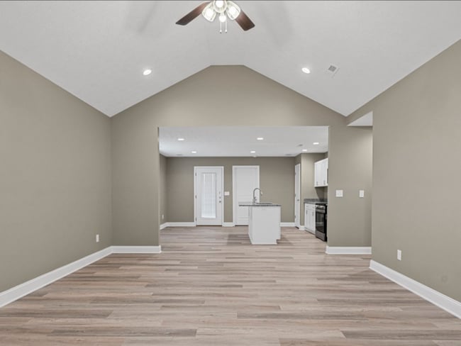 Foto del edificio - 1346 Rhythm Ln