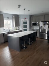 Building Photo - 262 Hillsboro Dr
