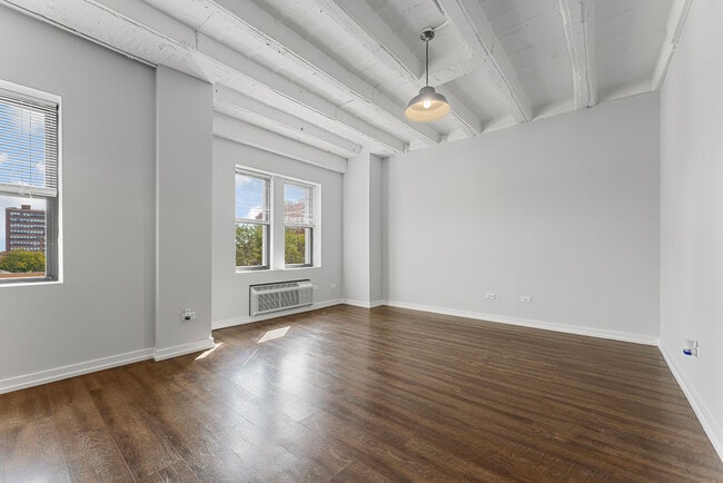 Building Photo - 5718 N Winthrop Ave