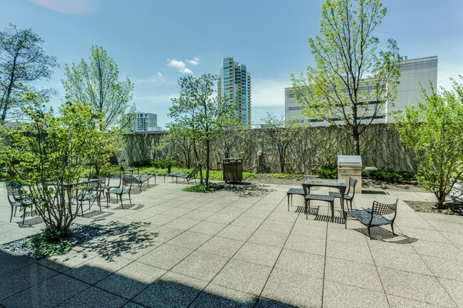 Foto del edificio - 800 Elgin Rd