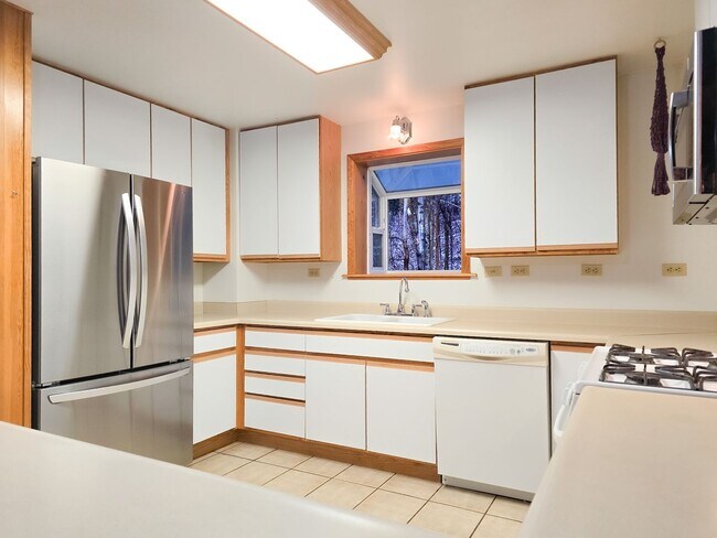 Foto del edificio - 3BR/3BA Home on 1.9 Acres – Garage & Pet F...