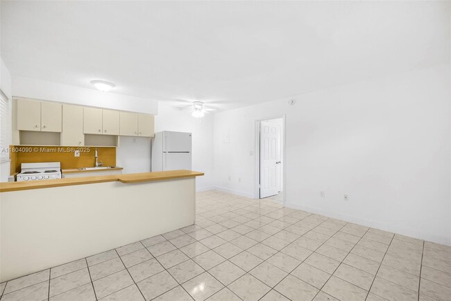 Foto del edificio - 7155 W 14th Ct