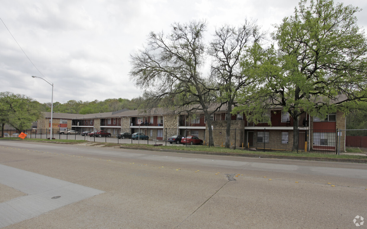 Primary Photo - Sunrise Vista Apartments