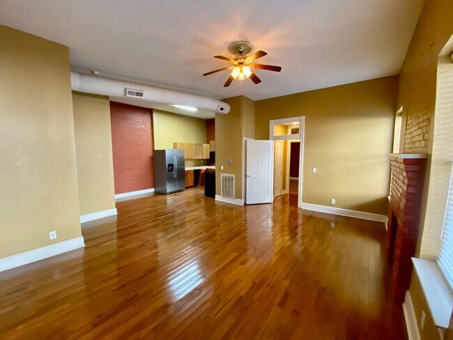 Foto del edificio - Stylish LowerTown Loft Living in the Heart...