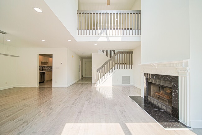Building Photo - 356 French Ct