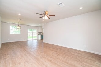 Building Photo - 408 Bellmar Ln