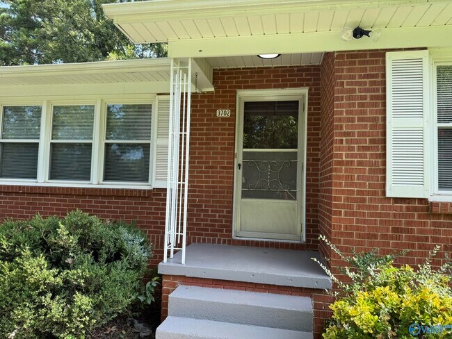 Foto del edificio - 3702 Vogel Dr NW