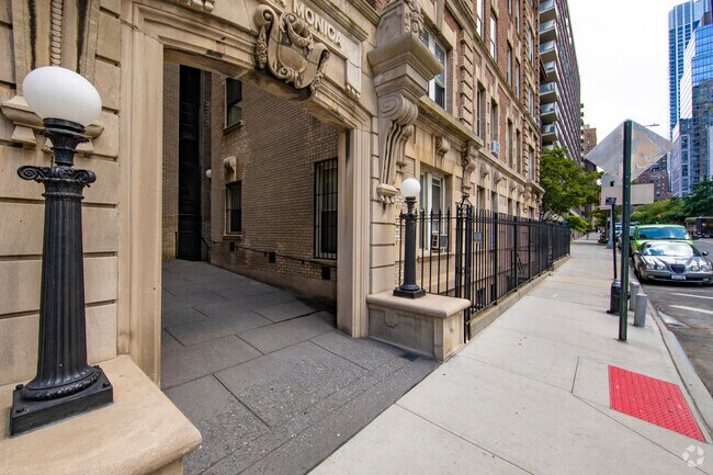 345 W 70th St New York, NY 10023 - 345 W 70th St