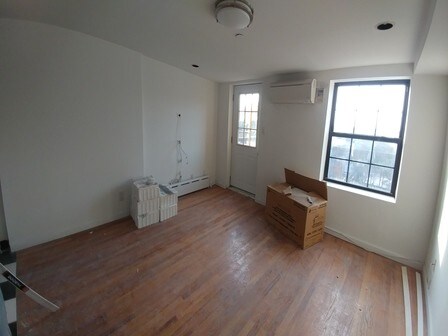 Primary Photo - 358 Henry St