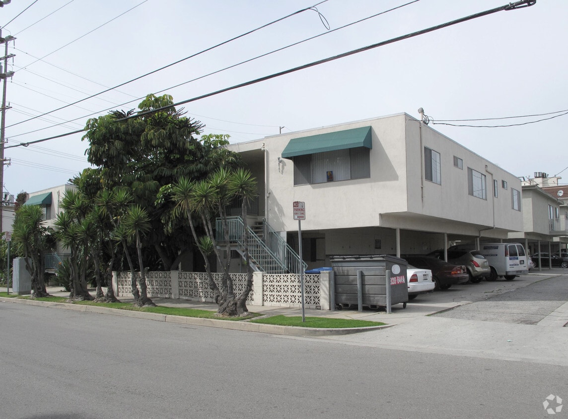 Building Photo - 11955 Missouri Ave