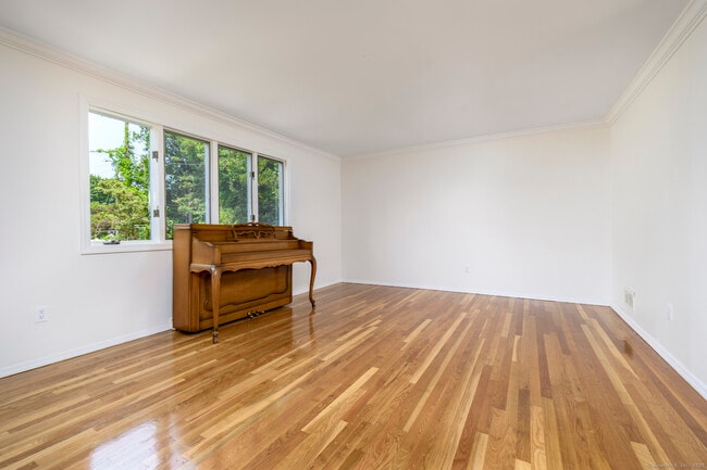 Building Photo - 10 Stanwick Pl