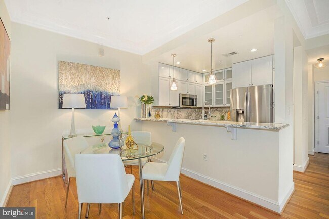 Foto del edificio - 1323 Clifton St NW