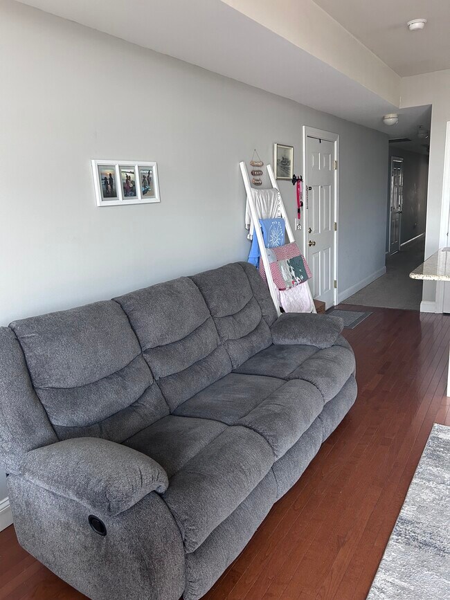 Foto del edificio - 838 Asbury Ave