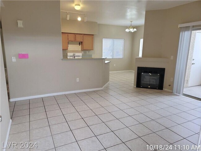 Building Photo - SW 1ST FLOOR UNIT IN GATED COMMUNITY