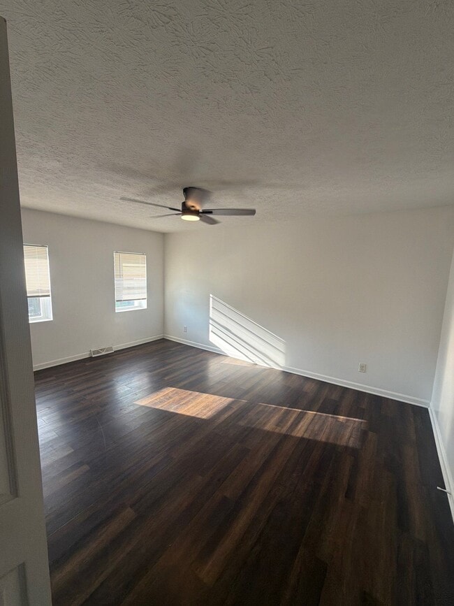 Photo - 3201 - 3205  Harrison St / 902 Forrer St Apartment