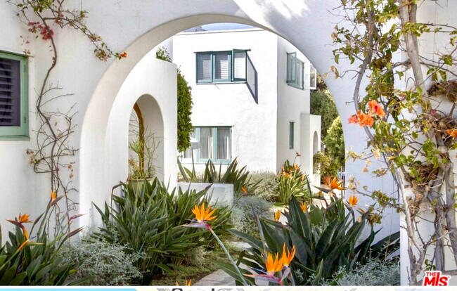Foto del edificio - 140 Hollister Ave
