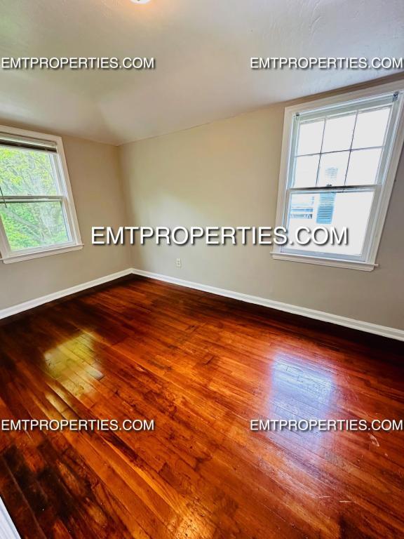 Foto del edificio - 2373 E 37th St