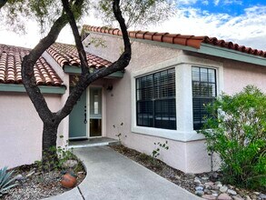 Building Photo - 6451 N Tierra De Las Catalinas