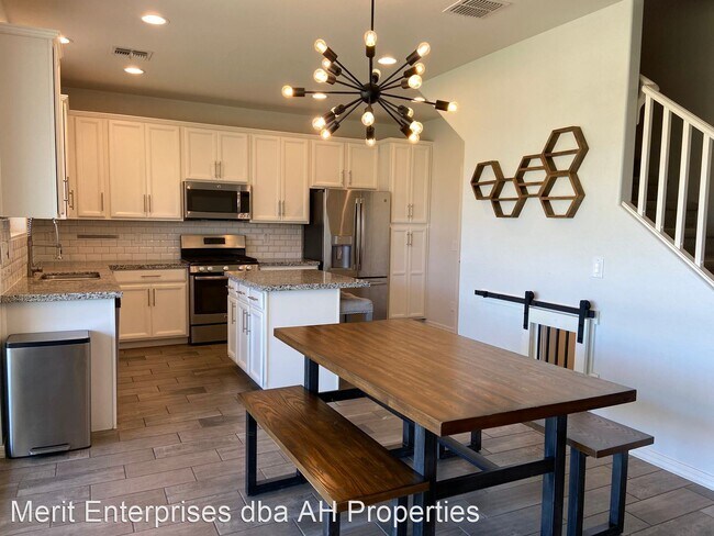 Foto del edificio - 3 br, 2.5 bath House - 10148 E TAMERY AVE