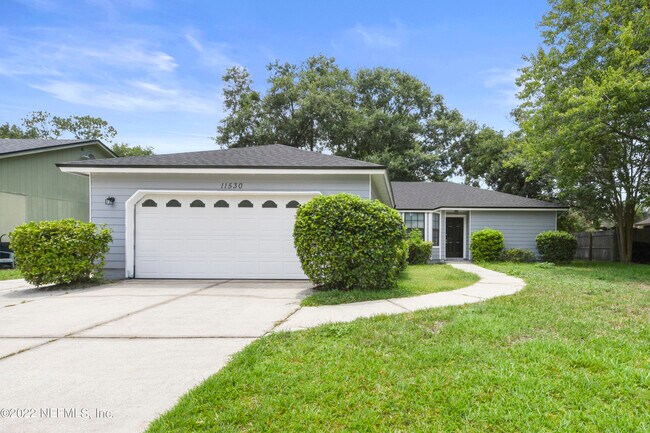 Building Photo - 11530 Sweetwater Oaks Dr W
