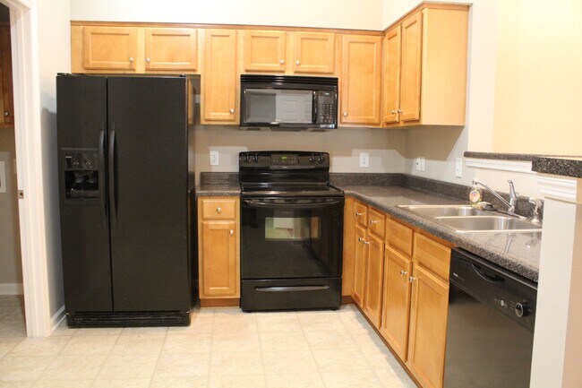 Building Photo - 825 S Browns Ln