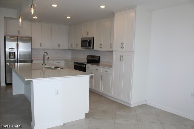 Building Photo - 5555 Double Eagle Cir
