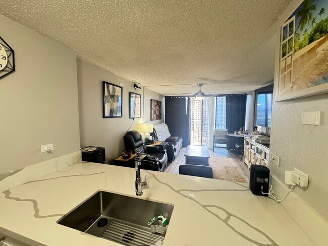 Foto del edificio - 1 bedroom, 1 bath near Pearlridge Shopping Center