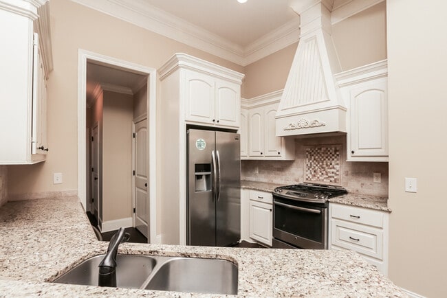Building Photo - 331 Greengate Cir