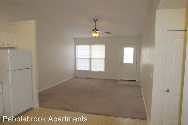 Building Photo - 104 Brookside Dr