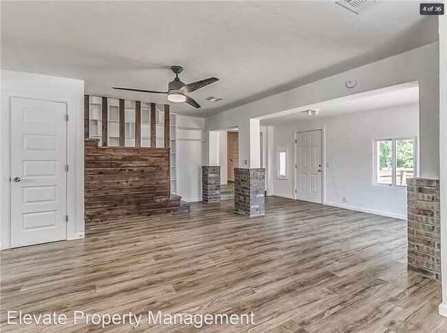 Building Photo - 3 br, 2.5 bath House - 1400 NW 92nd