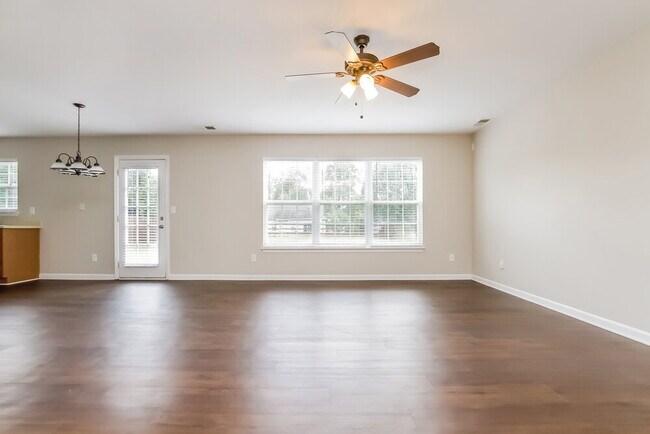 Foto del edificio - 10126 Green Hedge Ave