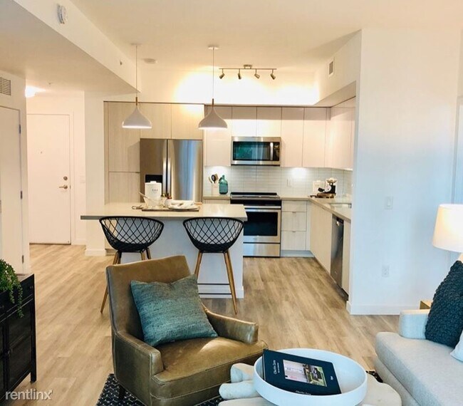 Building Photo - 1 br, 1 bath Apartment - 1851 SE 10th Ave