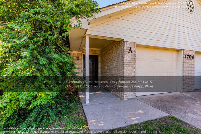 Primary Photo - 3 Bedroom 2 Bath Duplex Available SOON