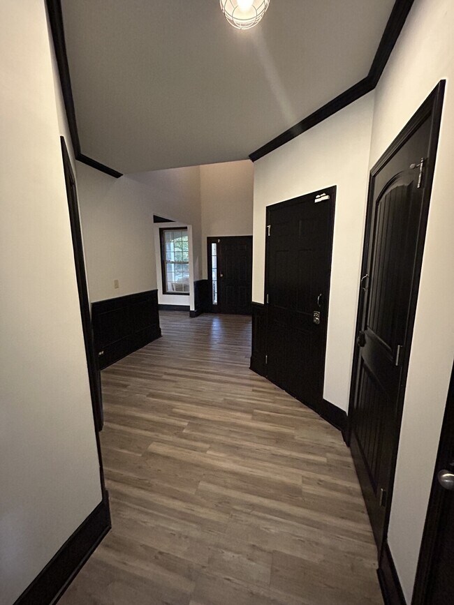 Foto del edificio - 7793 Old Thyme Rd