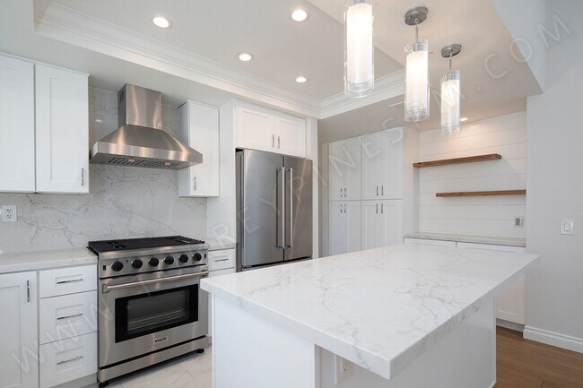 Building Photo - Stunning Home in Desirable Olivenhain Comm...