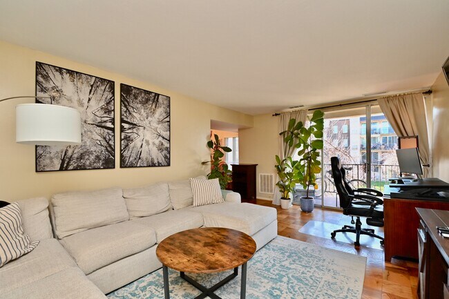 Foto del edificio - 5017 7th Rd S
