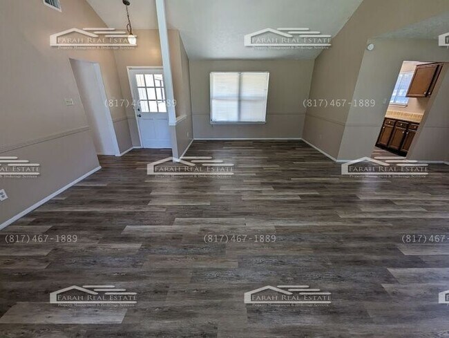 Building Photo - Move-in Ready 3/2/2 in Arlington!