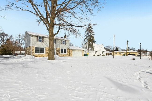 Foto del edificio - 218 W Main St