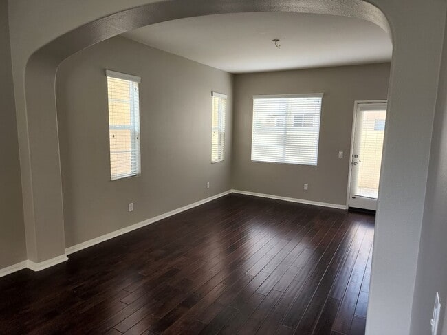 Building Photo - 37337 Paseo Violeta