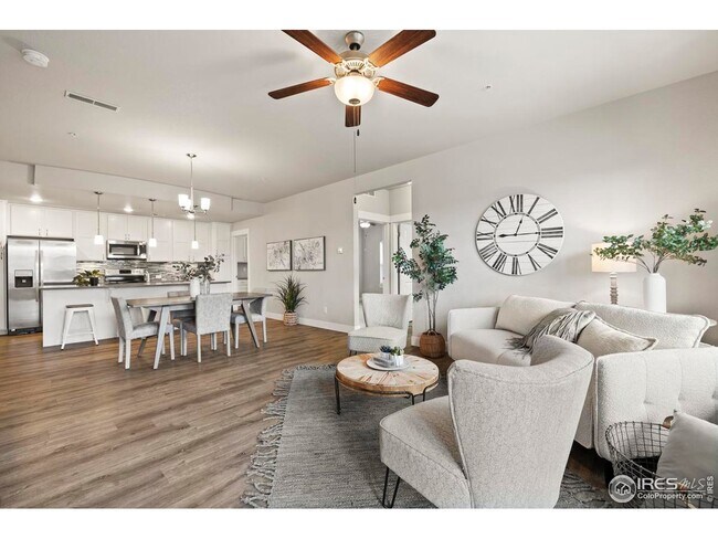 Building Photo - 4642 Hahns Peak Dr