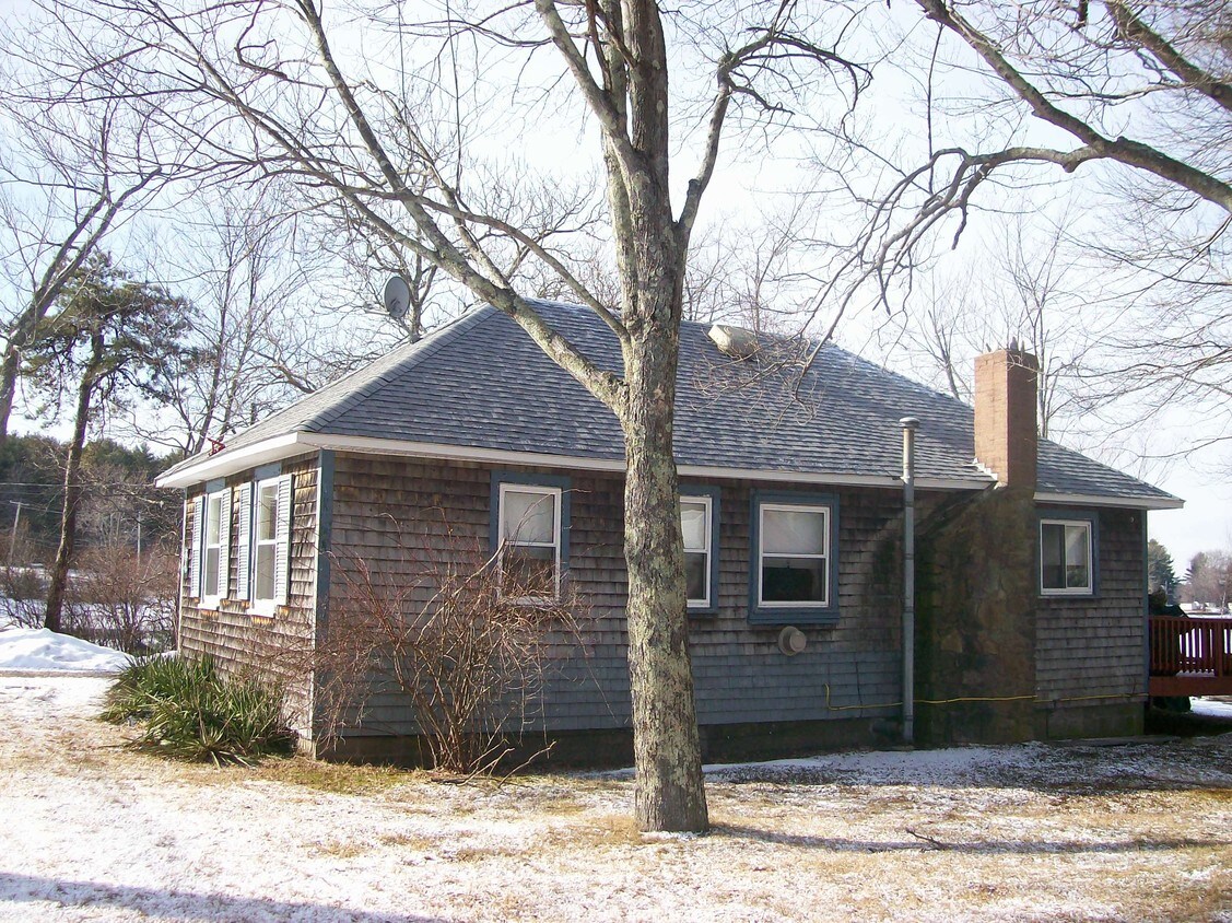 Primary Photo - 2267 Putnam Pike